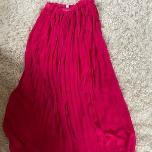 YSXL Fashion. Accordion pleaded hot pink skirt. Mini undershirt elastic waist.